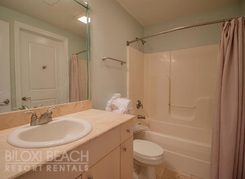 Sea Breeze 712 - Three Bedroom Apartment image 12