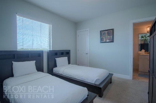 Sea Breeze 712 - Three Bedroom Apartment image 21