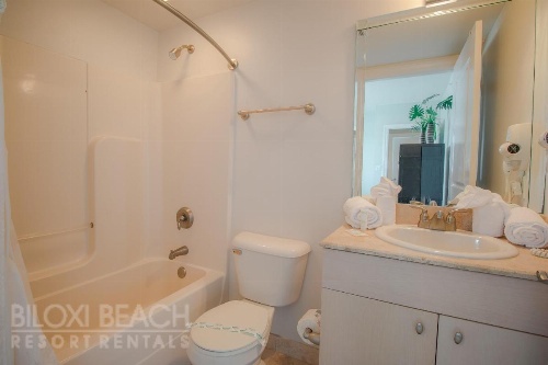 Sea Breeze 712 - Three Bedroom Apartment image 25