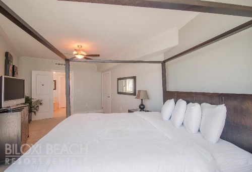 Sea Breeze 712 - Three Bedroom Apartment image 7